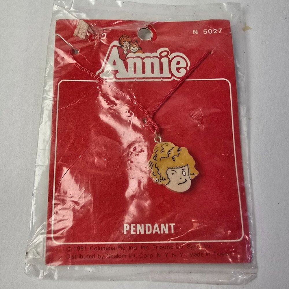 Vintage Little Orphan Annie Pendant Necklace N5027 Original Package Jewelry 1981